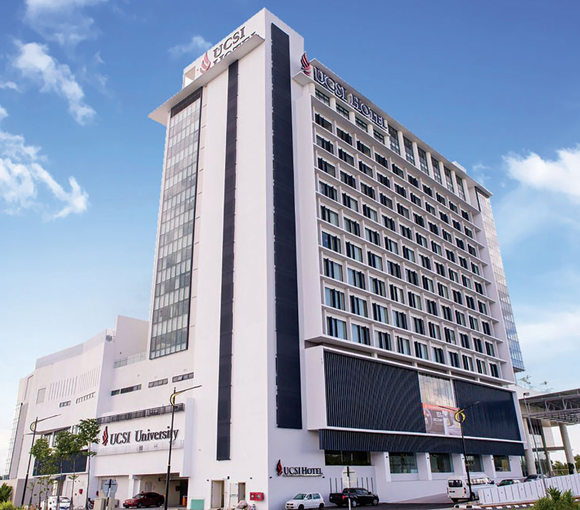 思特雅大學本科費用